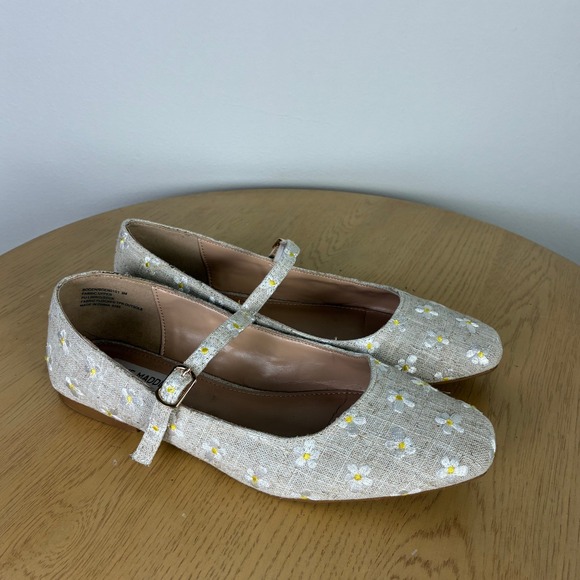 Steve Madden Shoes - Steve Madden Vinetta Mary Jane Flat Womens 9 Embroidered Daisies Flowers Cottage